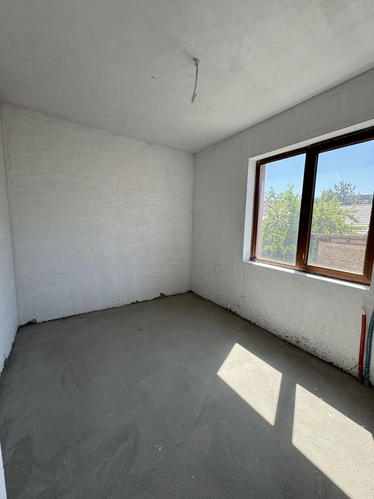 Продава се Двустаен апартамент в Търговище, Център - 66 кв.м за 1082 €/кв.м - Снимка #3