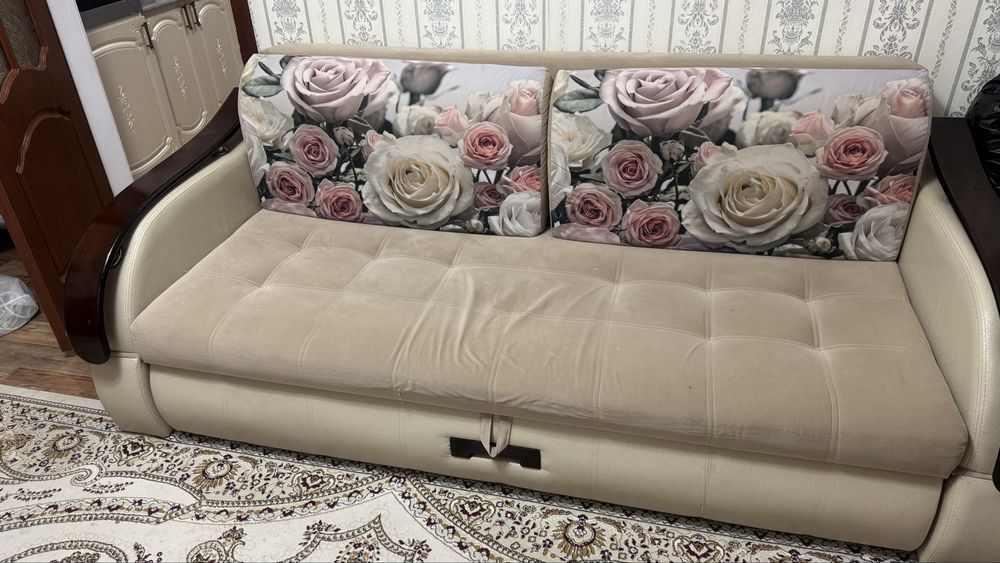 Продам диван в хорошем состоянии