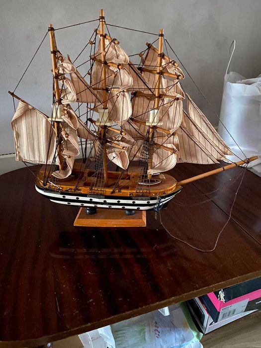 Колекция дървени кораби