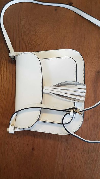 Дамска кожена чанта през рамо