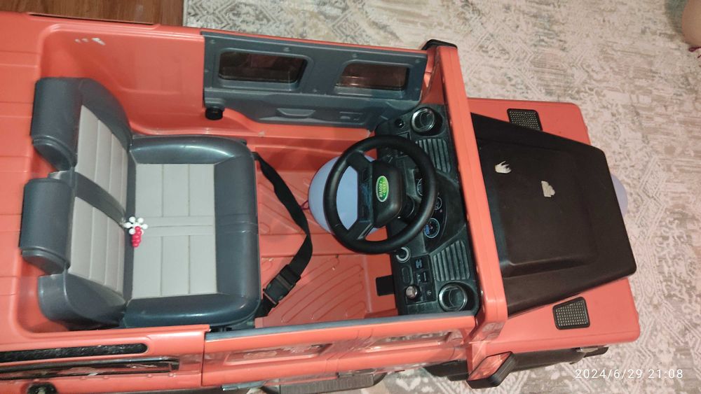 Продам игрушечную машину