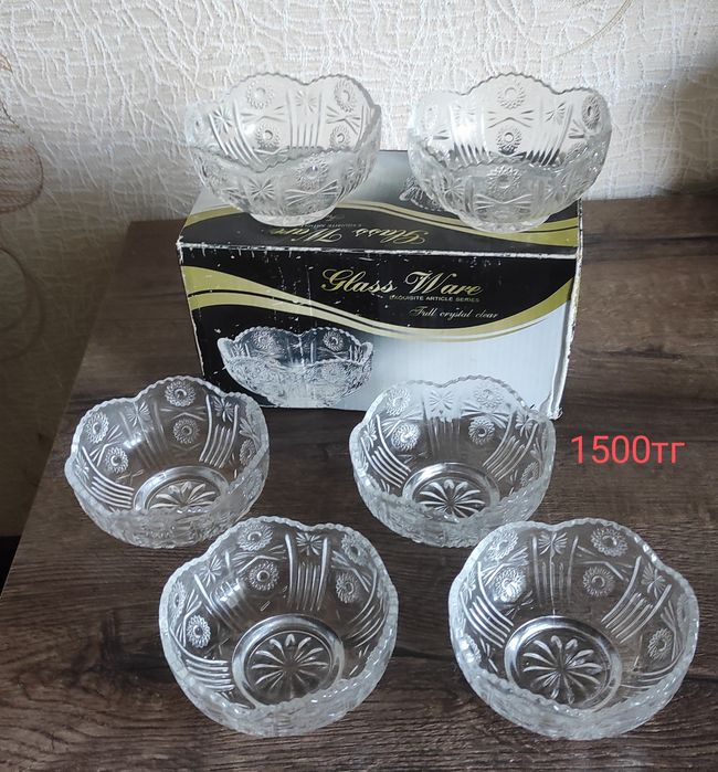 Продам креманки и рюмки.