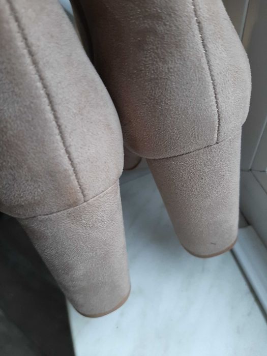 Дамски велурени ботуши