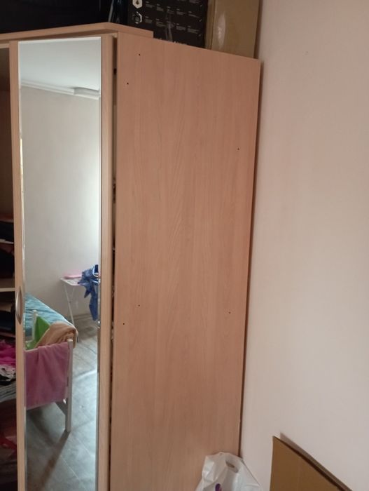 Продам шкаф угловой очень вместительный