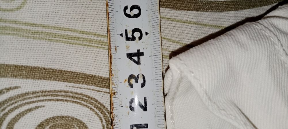 Белые джинсы унисекс