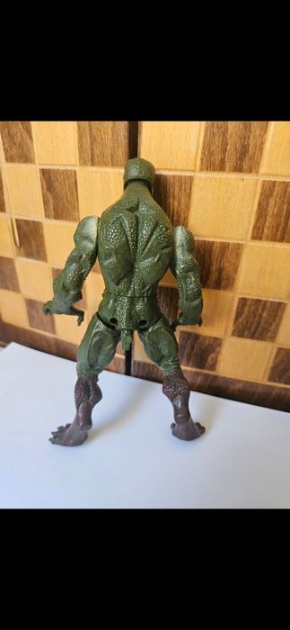 Figurine Lizard Spider men