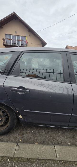 Vând Mazda3 BK  Hatchback 1.6 benzină – Navigație mare Android  – Cameră marșarier”
