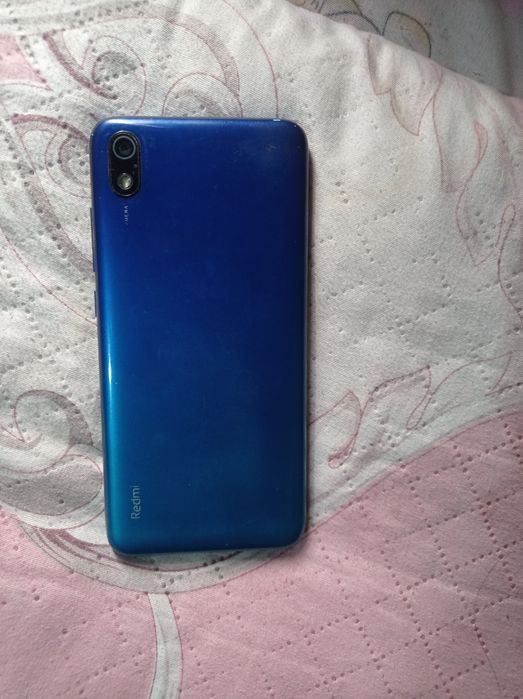 Ekran va zapchatlar bor. Ishlaydigan telefonlar ham bor