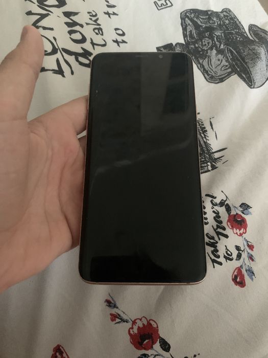 продам телефон samsung s9+