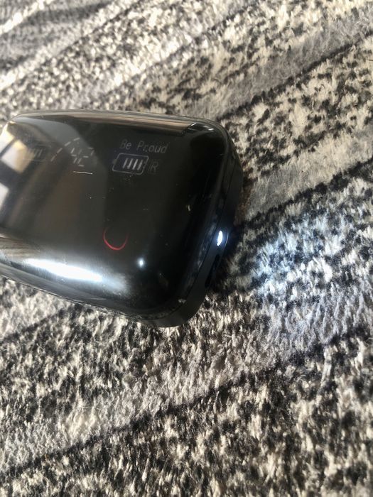 Căști wireles+power bank și lanternă