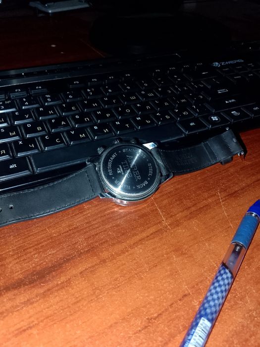 Продам мужские наручные часы