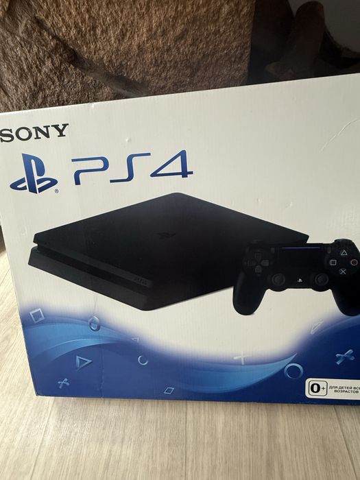 Продаю PS4 на 1трб памяти
