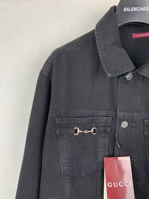 Gucci Denim Kurtka Zestaw. Setul acesta de denim este realizat din