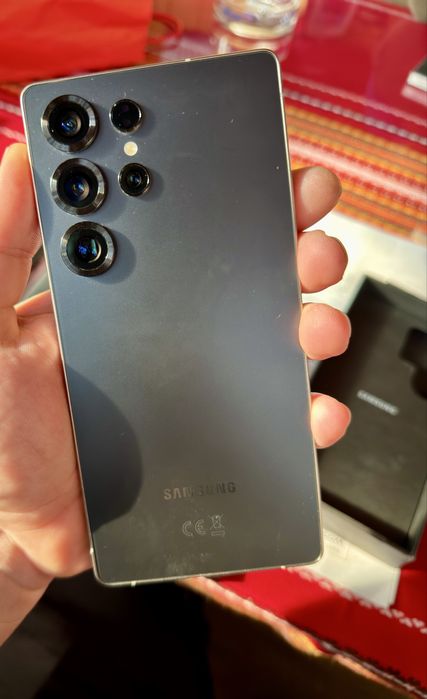 Samsung Galaxy S25 Ultra Titanium Black 512/12GB Гаранция! Като Нов!