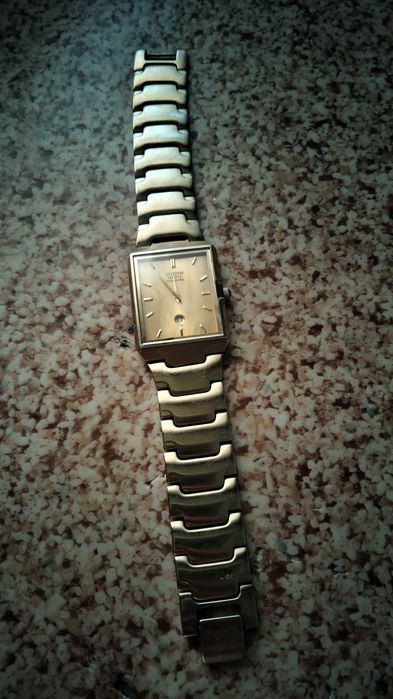 Позолоченные часы