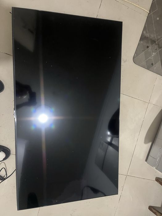 Продам телевизор 55диагональ 140см с интернетом