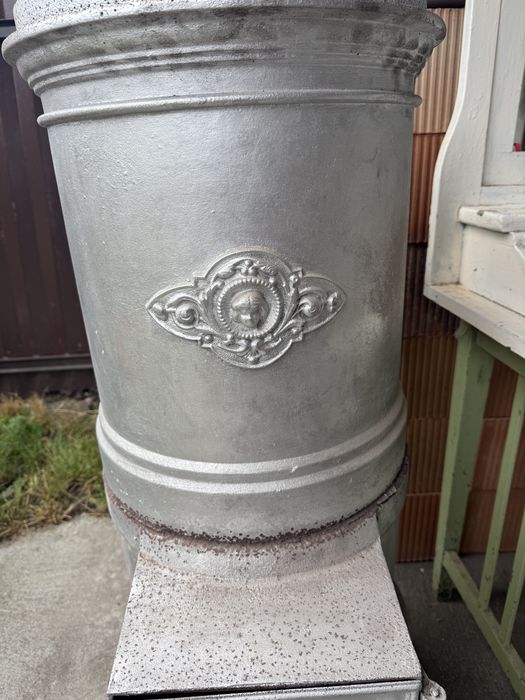 Vind Soba veche din fonta