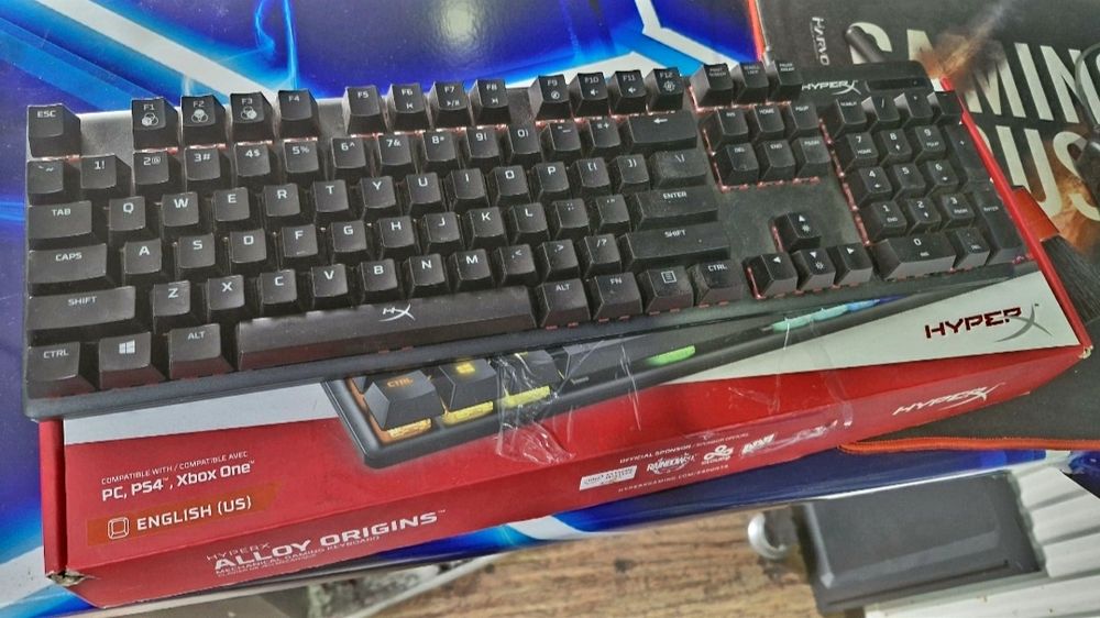 Vând tastatura gaming