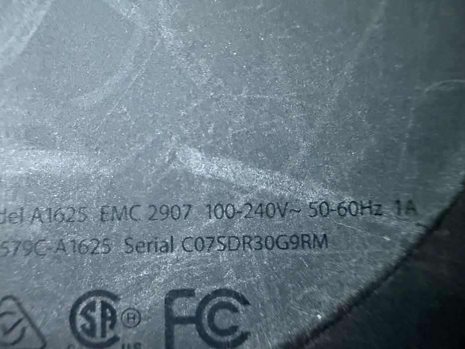 Продавам Apple TV