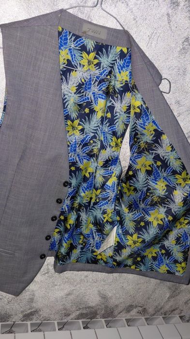 Costum 3 piese, sacou, vesta, pantaloni.