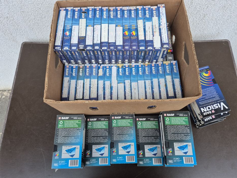 Vând 80 casete video VHS originale Basf de 240 min. colectie de filme