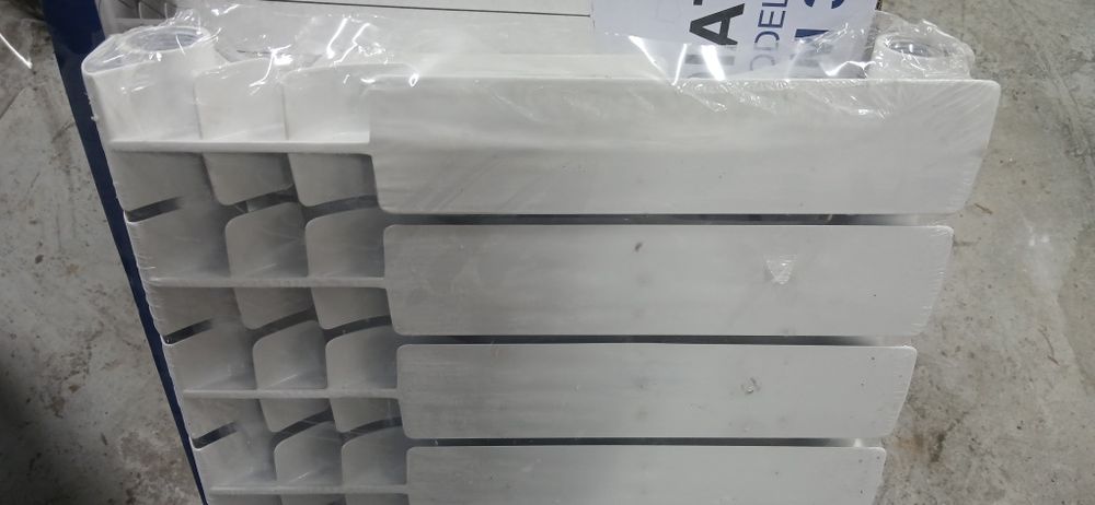 Радиатор би металлический новый