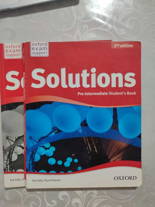 Solutions Pre-Intermediate ( Student's  book + Workbook )
