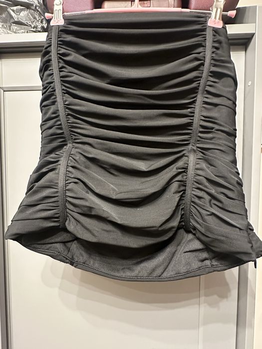 Top cu umeri goi Zara