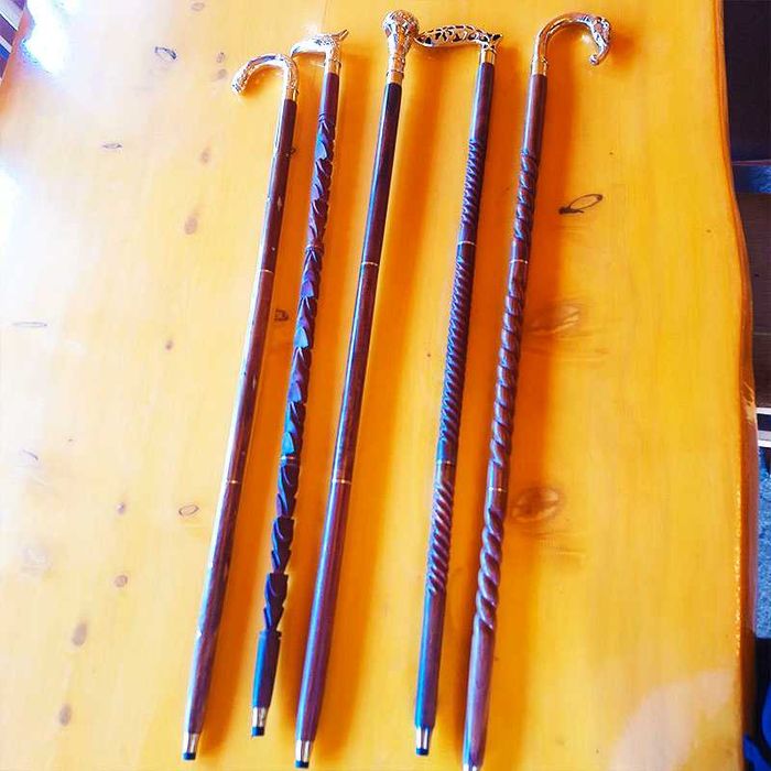 Първокласни бастуни с бронзови дръжки и тиково дърво