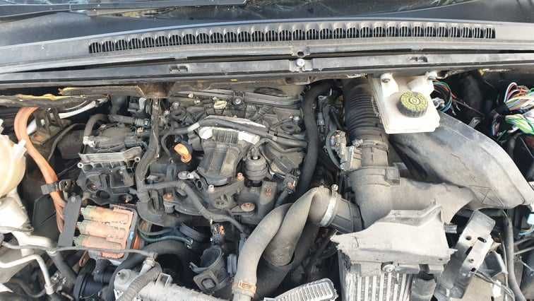 Dezmembrez peugeot 3008 Hybrid 2.0 hdi RH02 200 cai din 2015 156.000