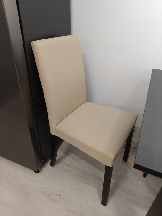 Masa wenge + 4 scaune crem