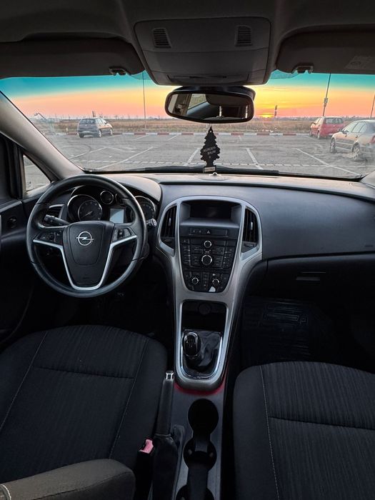 Opel Astra J 2010 1.4benzina Euro5 130.000Km