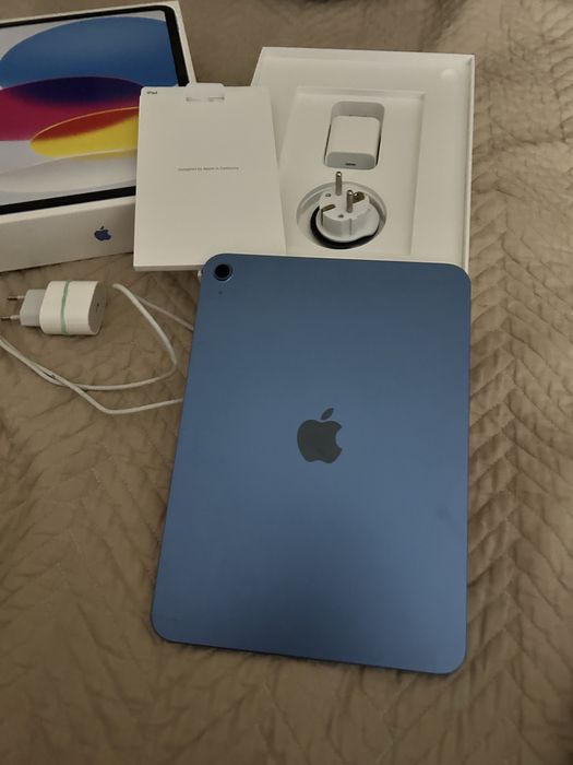 продается айпад 2025 года A16