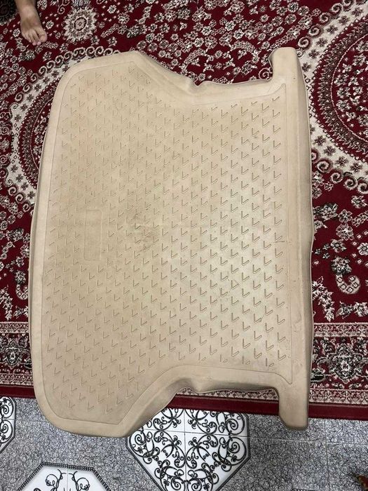 Полик багажника рх330