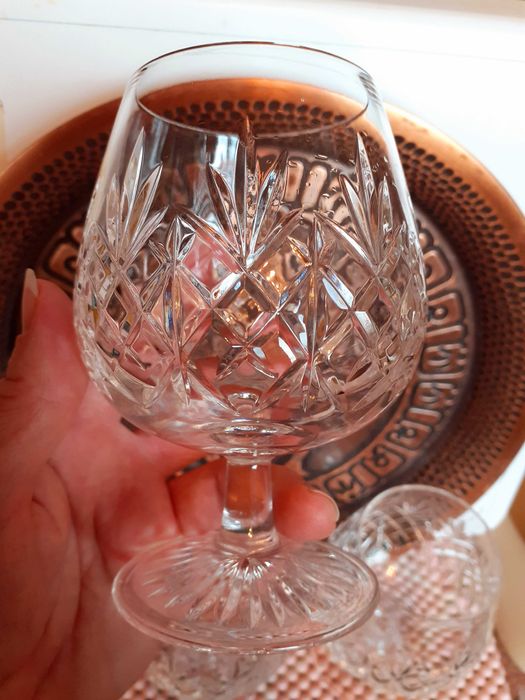 4 броя кристални чаши за коняк