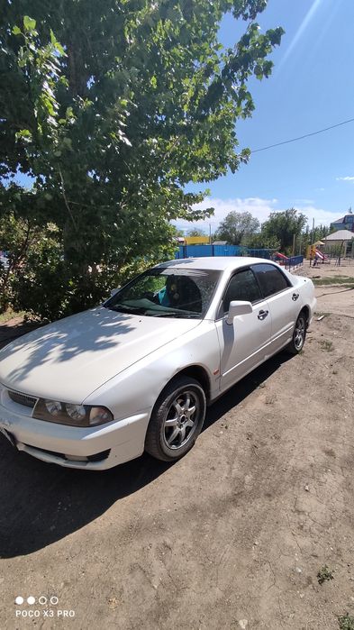 Митсубиси Диаманте.