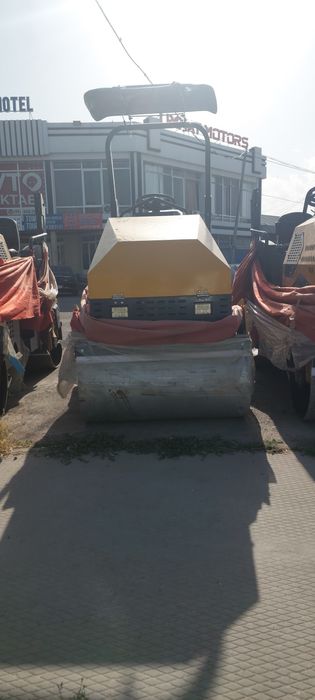 Каток для дорожных работ