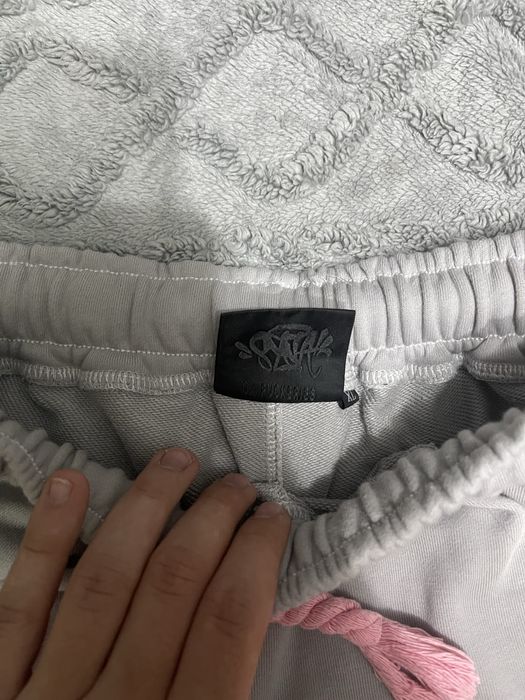 Продаю шорты syna world