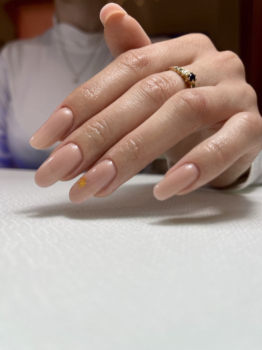 Manichiura gel (80 lei )si semipermanenta la pret acesibil