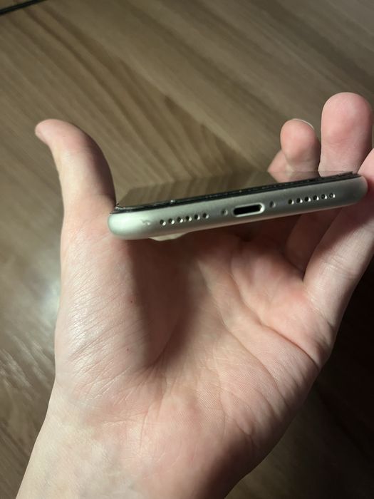 Iphone 11 ,64gb , 74% akb