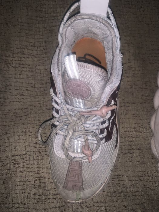 Am o pereche de adidași de la Versace originali marime 40