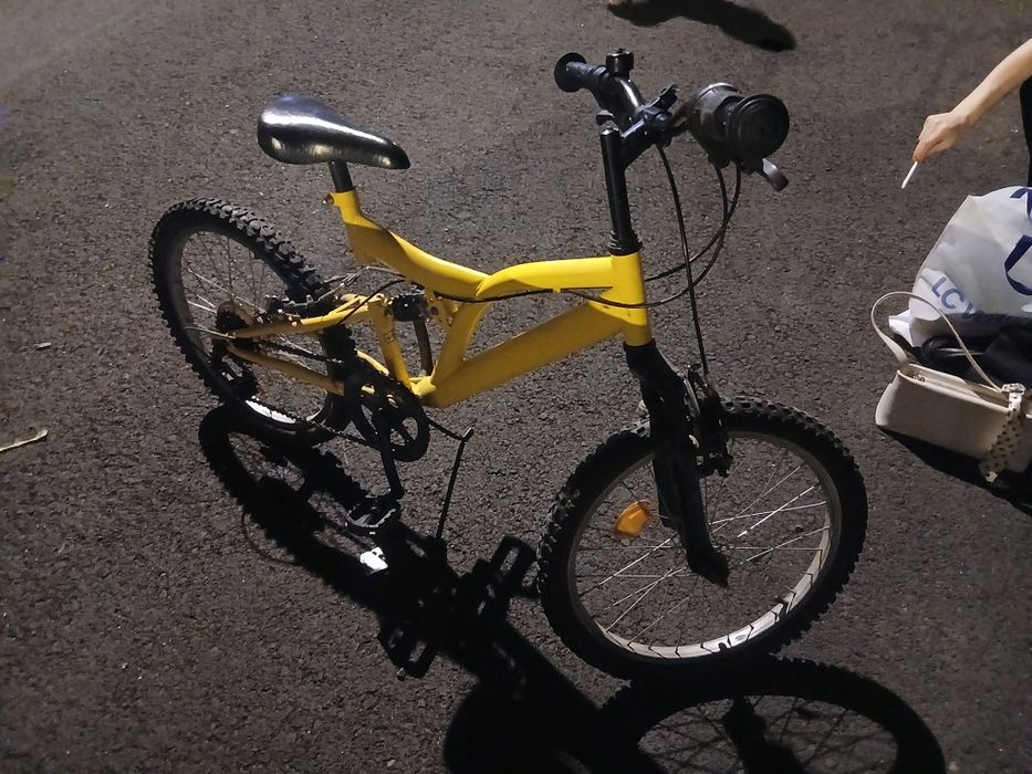 Vând bicicleta mtb de copii roti pe 20
