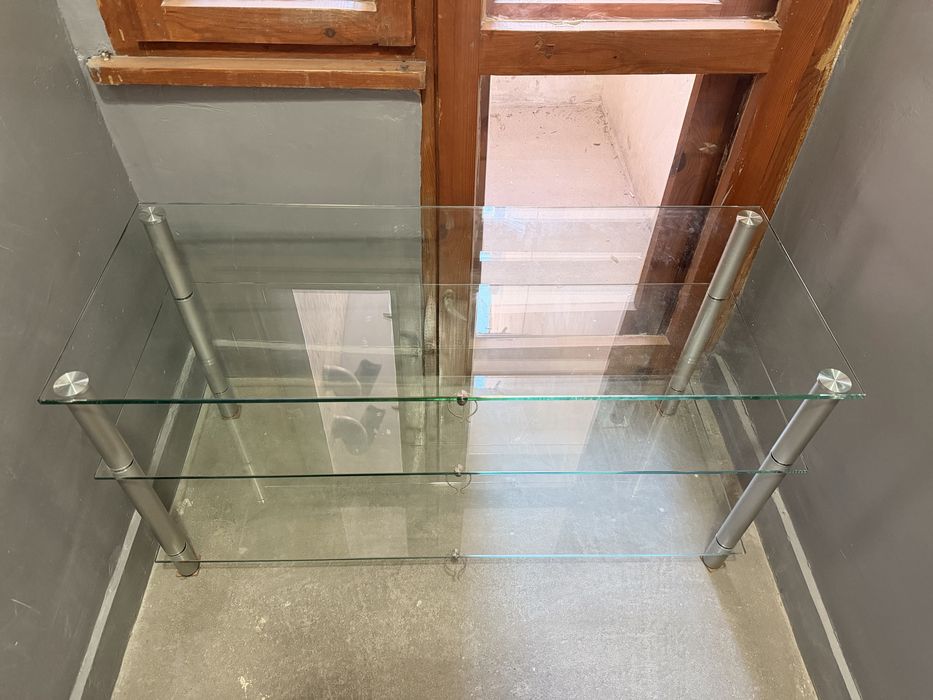 Продавам масичка за телевизор