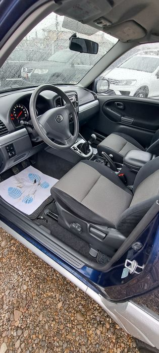 Suzuki Grand Vitara 1.6 Benzină 100 CP 4X4 REDUCTOR LA MANETĂ an 2005