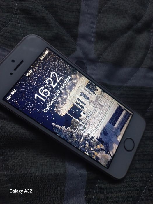 Продаётся Aйфон SE