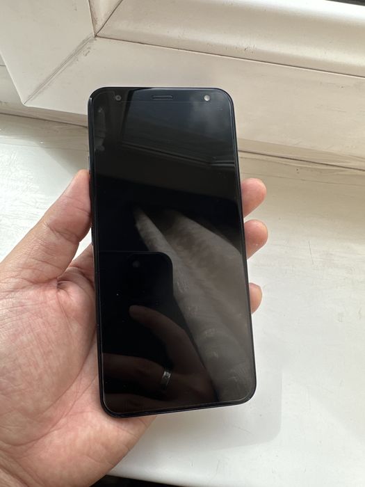 Простой смартфон LG X4