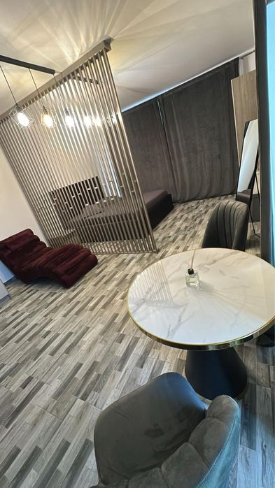 Studio 40m MOBILAT/Utilat Design COMPLET  (NICIODATA LOCUIT SAU INCHIRIAT) + Loc Parcare Inclus /Persoana Fizică