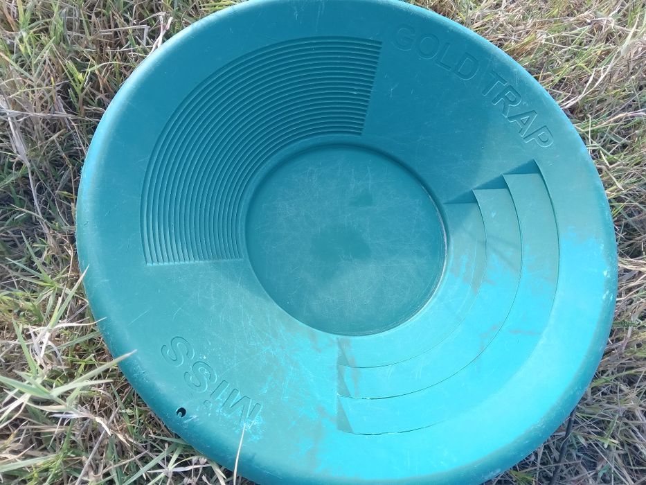 Лотка для золотодобычи