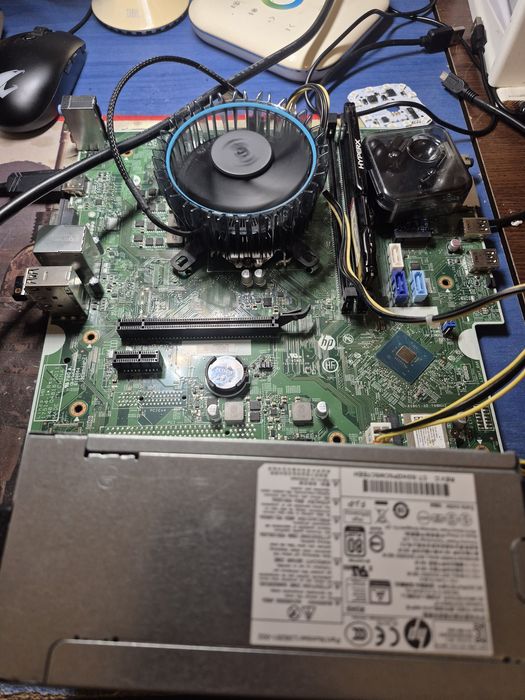 Kit pc hp placa de baza + i3 8100 + sursa