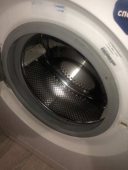 Стиральная машинка INDESIT